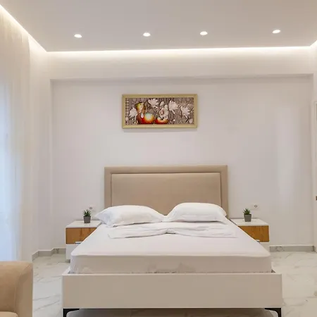 아파트 Afriol Sarandë