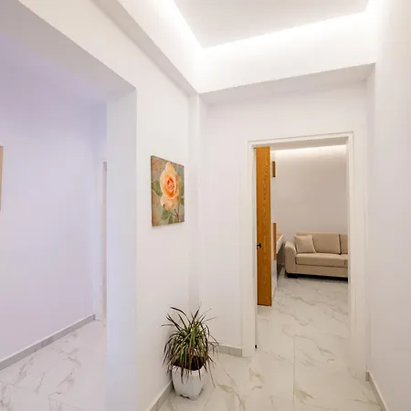 Afriol Sarandë